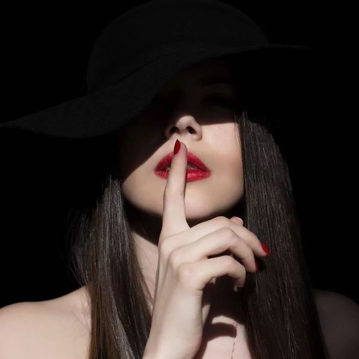 😈 TOTAL DISCRETION